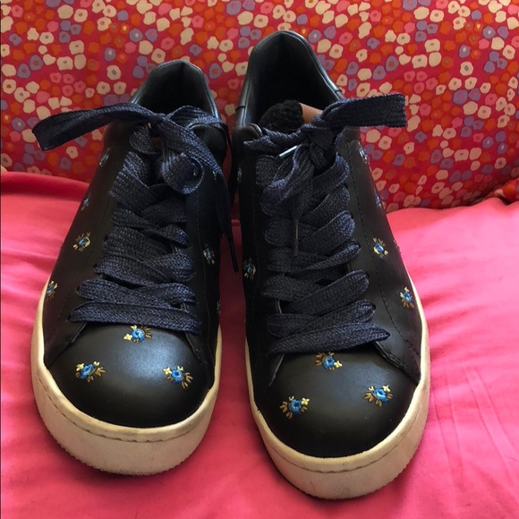 Coach Shoes - Cute coach kicks